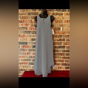 Time and Tru Women's Sleeveless Long Dress Size:4-6 Black & White Striped NWT